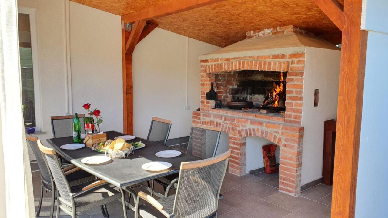 Holiday Home Emma Bihac Exterior photo